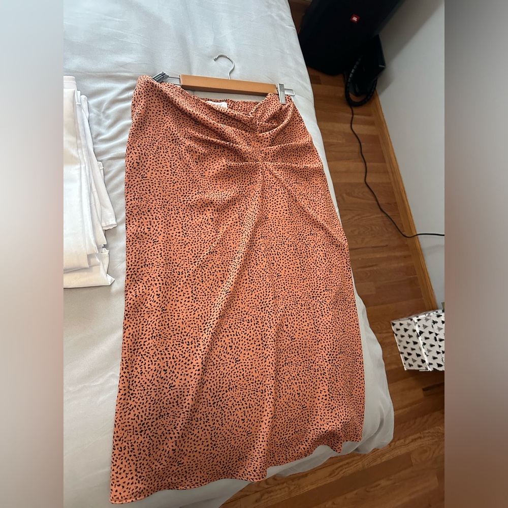 size large nine W. skirt. Beautiful brown and orange polkadot design. Never worn - Picture 1 of 5